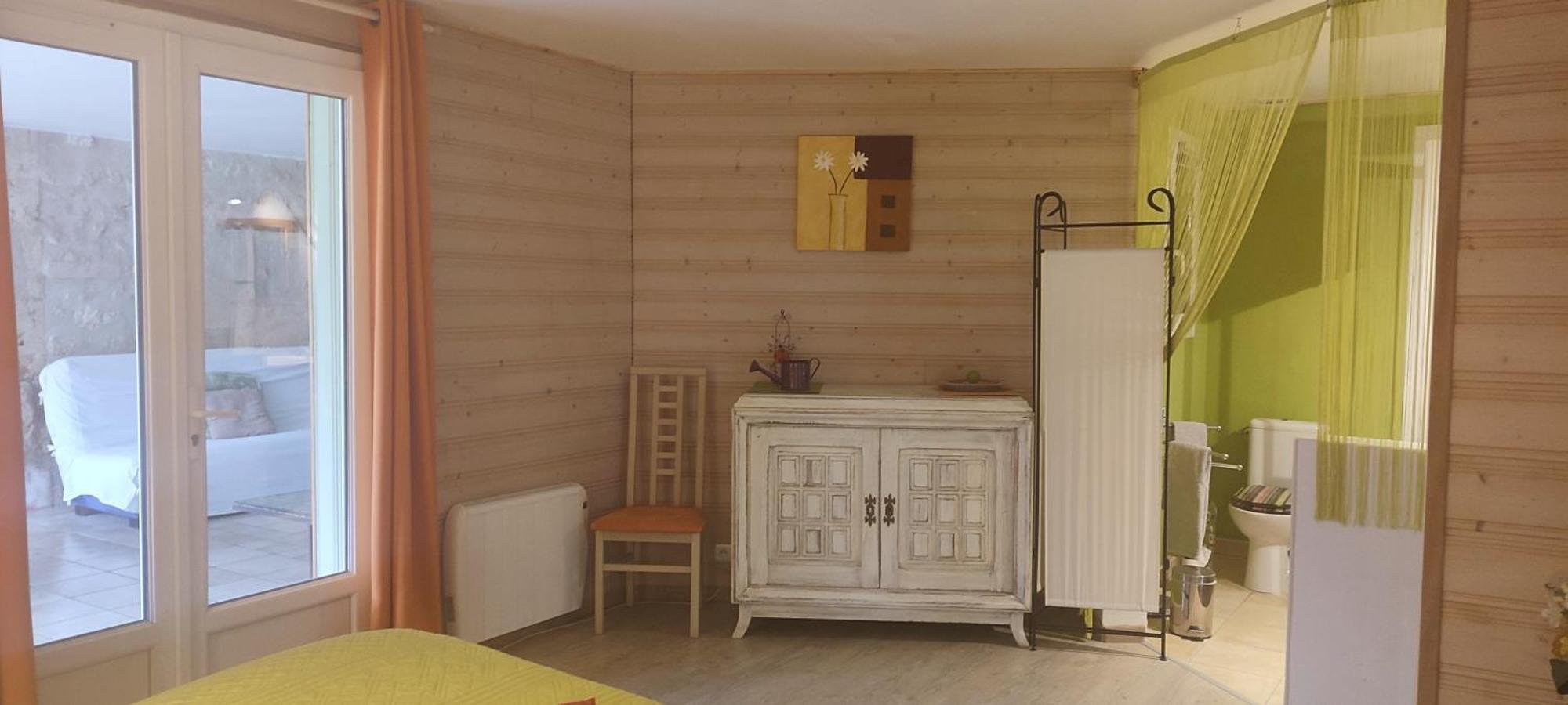 Gite Cosy, Sur Jardin, Terrasse Privee, Parking Au Calme En Rdc Gémozac Exterior foto